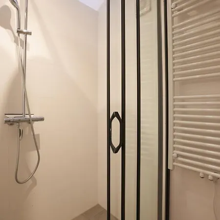 Fijn, Recent Volledig Gerenoveerd In Apartment Maastricht